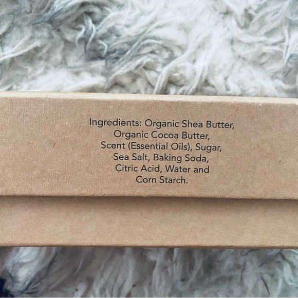 Jus D'Amour Organic Essential Oil 3 Piece Bath Bomb Trinity Set - Picture 2 of 3